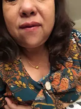 Hoanguyenn online show from November 2025 02:17:02 AM