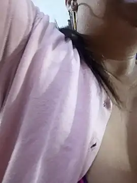 Mia-Glow online show from November 2025 12:38:02 PM