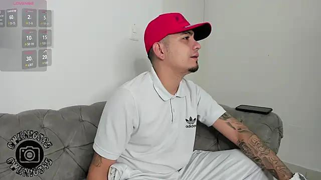 Snapshot of OwenStonne_ chatting on October 2025 03:50:01 AM OwenStonne online show from October 2025 03:50:01 AM