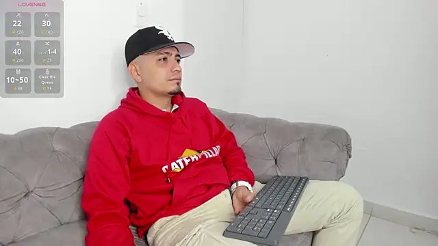 Snapshot of OwenStonne_ chatting on October 2025 04:22:02 AM OwenStonne online show from October 2025 04:22:02 AM