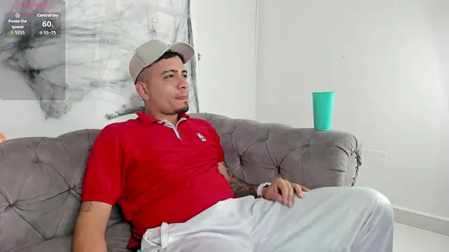 Snapshot of OwenStonne_ chatting on October 2025 04:15:01 AM OwenStonne online show from October 2025 04:15:01 AM