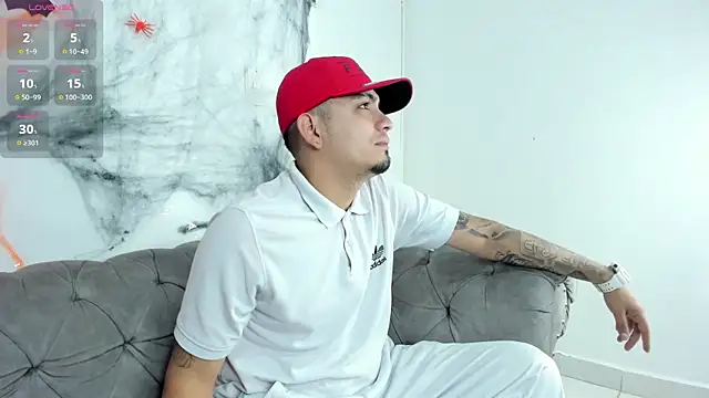 Snapshot of OwenStonne_ chatting on October 2025 04:20:02 AM OwenStonne online show from October 2025 04:20:02 AM