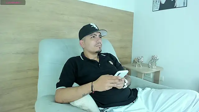 Snapshot of OwenStonne_ chatting on October 2025 04:25:02 AM OwenStonne online show from October 2025 04:25:02 AM