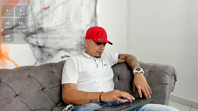 Snapshot of OwenStonne_ chatting on November 2025 04:03:01 AM OwenStonne online show from November 2025 04:03:01 AM