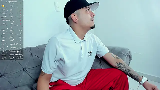 Snapshot of OwenStonne_ chatting on November 2025 11:53:02 AM OwenStonne online show from November 2025 11:53:02 AM