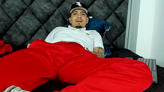 Snapshot of OwenStonne_ chatting on November 2025 12:27:01 PM OwenStonne online show from November 2025 12:27:01 PM