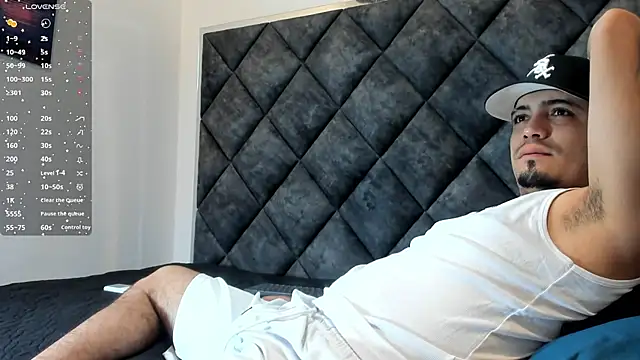 Snapshot of OwenStonne_ chatting on November 2025 12:56:01 PM OwenStonne online show from November 2025 12:56:01 PM