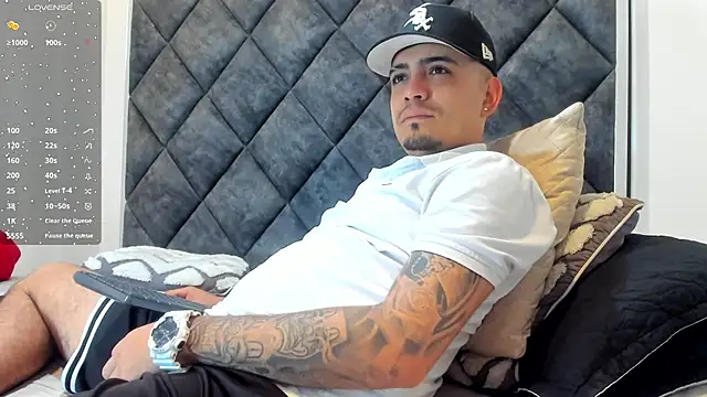 Snapshot of OwenStonne_ chatting on November 2025 11:47:01 AM OwenStonne online show from November 2025 11:47:01 AM