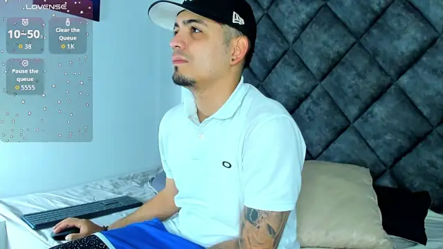 Snapshot of OwenStonne_ chatting on November 2025 12:26:01 PM OwenStonne online show from November 2025 12:26:01 PM