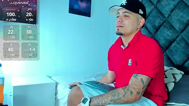 Snapshot of OwenStonne_ chatting on November 2025 12:38:02 PM OwenStonne online show from November 2025 12:38:02 PM