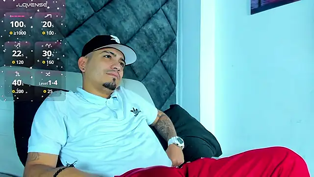 Snapshot of OwenStonne_ chatting on November 2025 12:17:01 PM OwenStonne online show from November 2025 12:17:01 PM