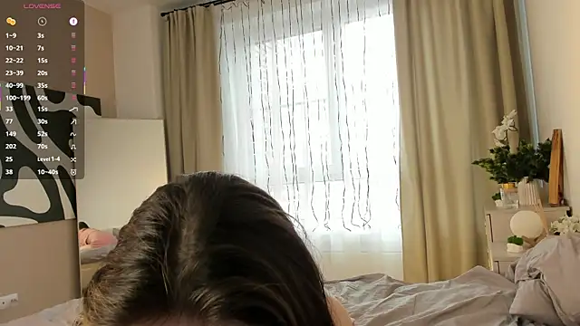 VernonKnapik online show from November 2025 11:13:02 AM