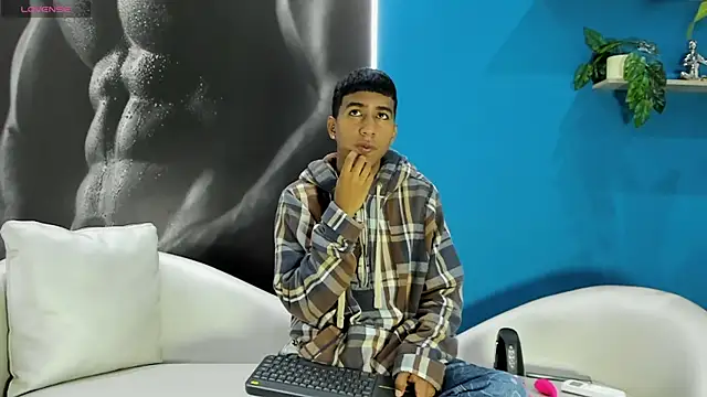 ender h0t online show from October 2025 01:43:02 PM