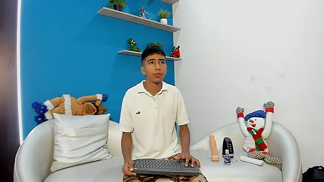 ender h0t online show from December 2025 07:31:01 PM