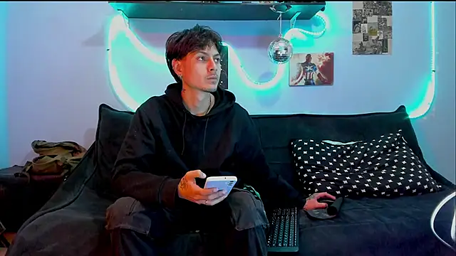 Dioniso guy8 online show from April 2026 08:12:02 PM