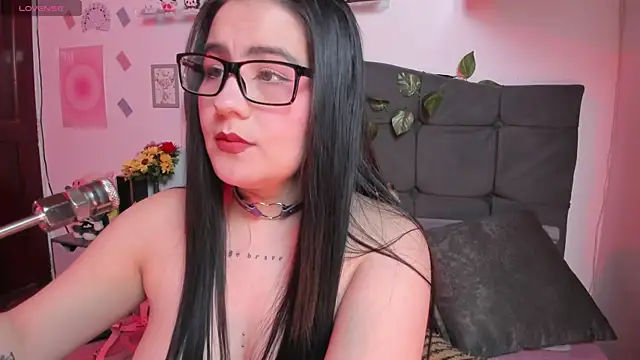 Fia   online show from October 2025 01:45:01 AM