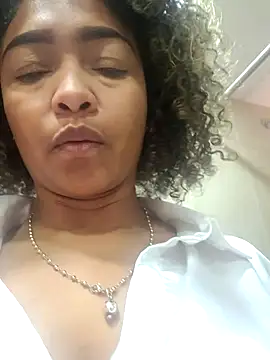 BiiancaEstradaa online show from October 2025 05:22:02 PM