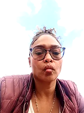 BiiancaEstradaa online show from October 2025 09:48:02 PM