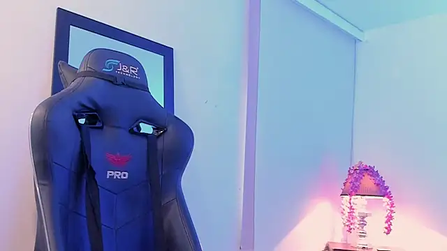 zeus blaze online show from September 2025 01:11:02 PM