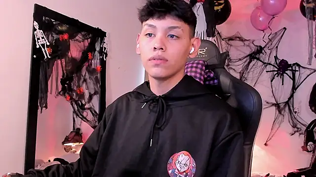 zeus blaze online show from October 2025 05:55:02 PM