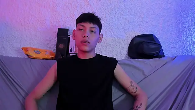 zeus blaze online show from November 2025 07:45:02 PM