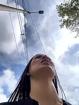 Mia jhoonson online show from November 2025 03:33:02 PM