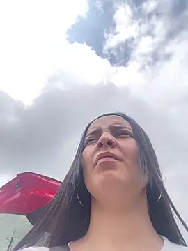 Mia jhoonson online show from December 2025 04:24:01 PM