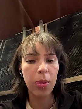 Adry Bach  online show from October 2025 12:09:02 AM