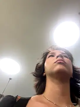 Adry Bach  online show from October 2025 05:44:02 PM