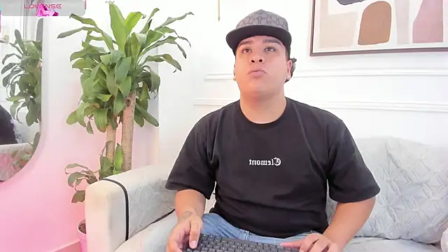 Naim Bennetsex online show from September 2025 05:35:01 PM