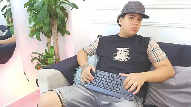 Naim Bennetsex online show from October 2025 06:41:02 PM