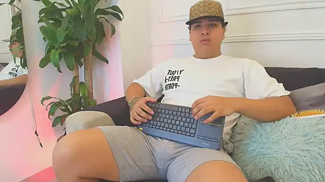 Naim Bennetsex online show from October 2025 07:31:02 PM