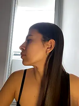 Lenapink19 online show from November 2025 09:06:02 PM