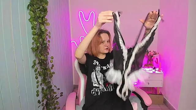 Elieiza xo online show from October 2025 02:34:01 AM