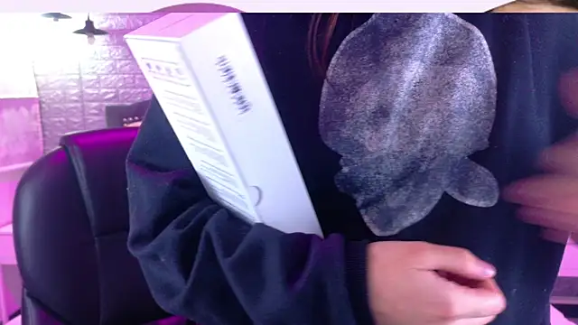 Natalie loffreda online show from September 2025 02:48:02 AM