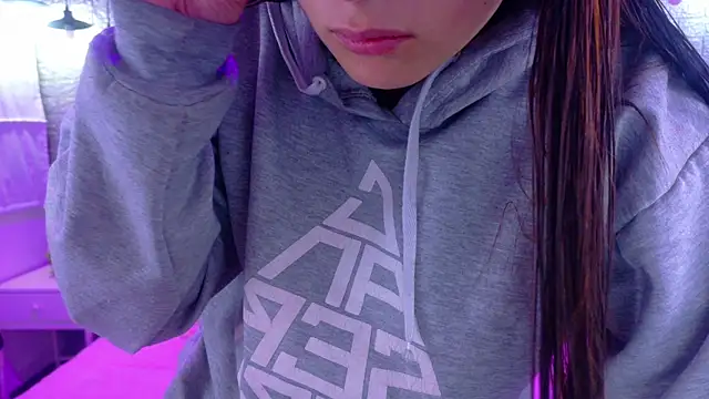 Natalie loffreda online show from December 2025 03:24:02 AM