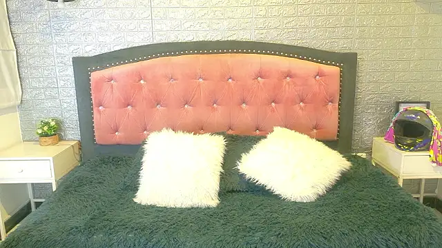 Natalie loffreda online show from February 2026 03:21:02 AM