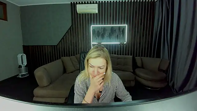 Anna Snows online show from October 2025 05:57:02 PM