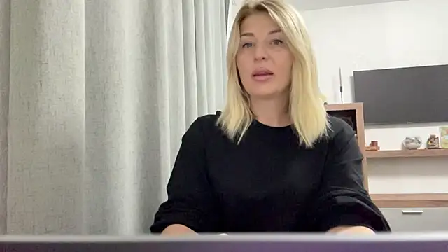 Blondie xoxoxo online show from September 2025 05:40:01 AM