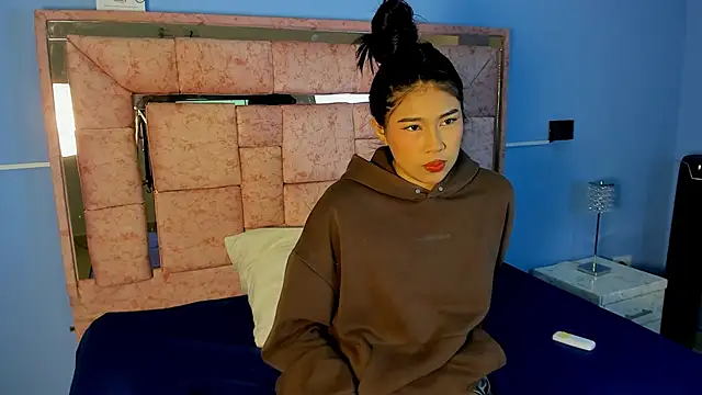 Snapshot of LICKY_LOV chatting on October 2025 03:14:01 AM LICKY LOV online show from October 2025 03:14:01 AM