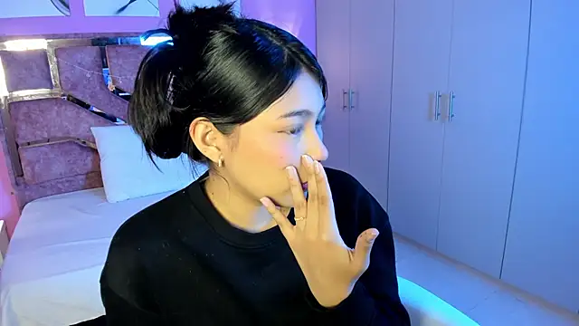 Snapshot of LICKY_LOV chatting on January 2026 12:18:01 PM LICKY LOV online show from January 2026 12:18:01 PM