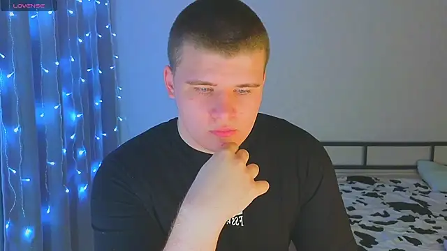 kittenmurr online show from November 2025 02:11:02 AM