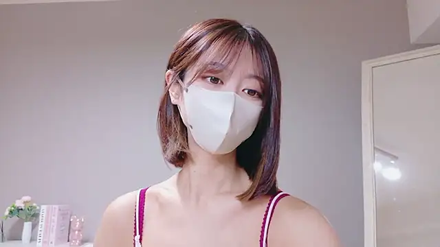 Snapshot of Yuna-ch chatting on October 2025 07:39:02 AM Yuna-ch online show from October 2025 07:39:02 AM