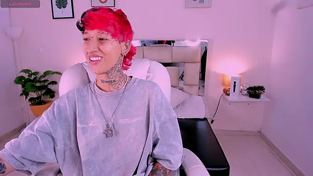 Snapshot of Luci_Rose chatting on September 2025 03:34:02 PM Luci Rose online show from September 2025 03:34:02 PM