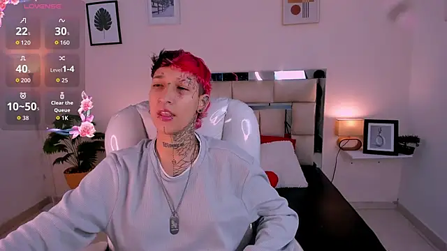 Snapshot of Luci_Rose chatting on September 2025 12:51:01 PM Luci Rose online show from September 2025 12:51:01 PM