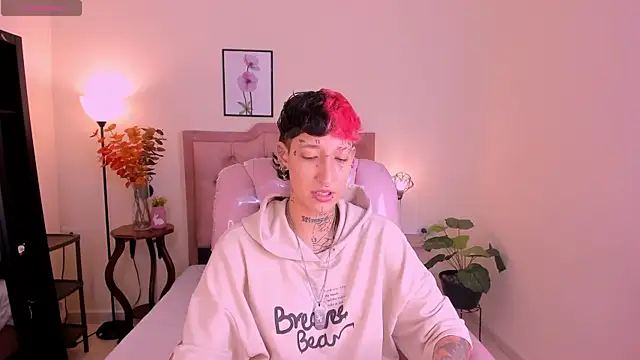 Snapshot of Luci_Rose chatting on September 2025 02:57:02 AM Luci Rose online show from September 2025 02:57:02 AM