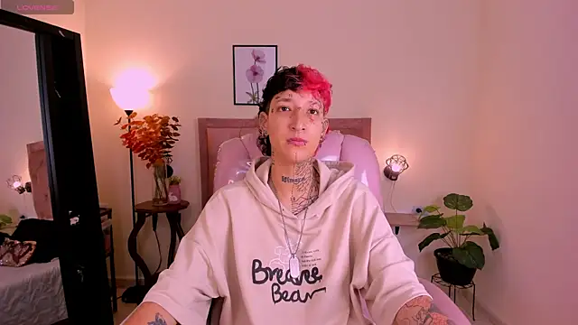 Snapshot of Luci_Rose chatting on September 2025 03:20:01 AM Luci Rose online show from September 2025 03:20:01 AM