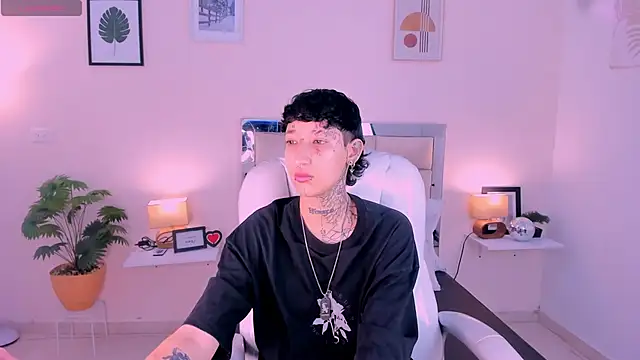 Snapshot of Luci_Rose chatting on September 2025 03:43:01 AM Luci Rose online show from September 2025 03:43:01 AM