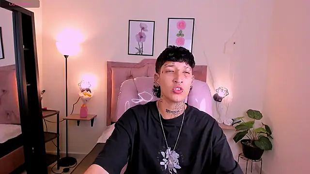 Snapshot of Luci_Rose chatting on October 2025 03:05:02 AM Luci Rose online show from October 2025 03:05:02 AM