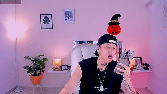 Snapshot of Luci_Rose chatting on October 2025 02:20:01 AM Luci Rose online show from October 2025 02:20:01 AM